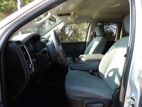 Used 2019 RAM 1500 Express w/ Express Value Package AWD/4WD image 15