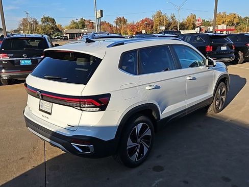New 2026 Volkswagen Taos SE AWD/4WD image 5
