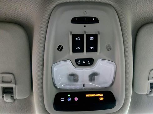 Used 2022 Buick Encore GX Essence w/ Experience Buick Package image 35