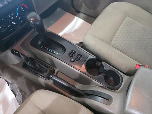 Used 2007 Jeep Liberty Sport AWD/4WD image 18