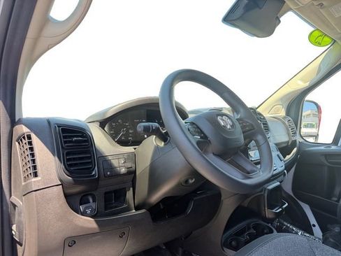 Used 2025 RAM ProMaster 2500 w/ Convenience Group FWD image 10