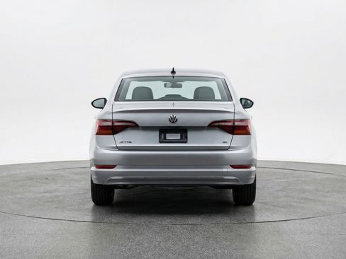 Used 2025 Volkswagen Jetta SE FWD image 7