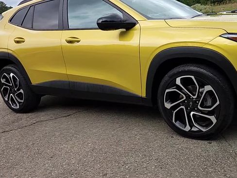 Used 2024 Chevrolet Trax RS w/ Sunroof Package image 10