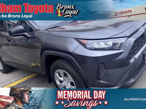 Used 2019 Toyota RAV4 LE AWD/4WD image 1