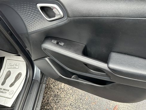 Used 2021 Kia Soul S FWD image 28