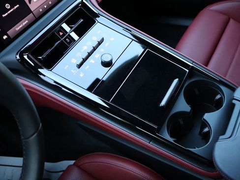 Used 2025 Porsche Panamera GTS image 30