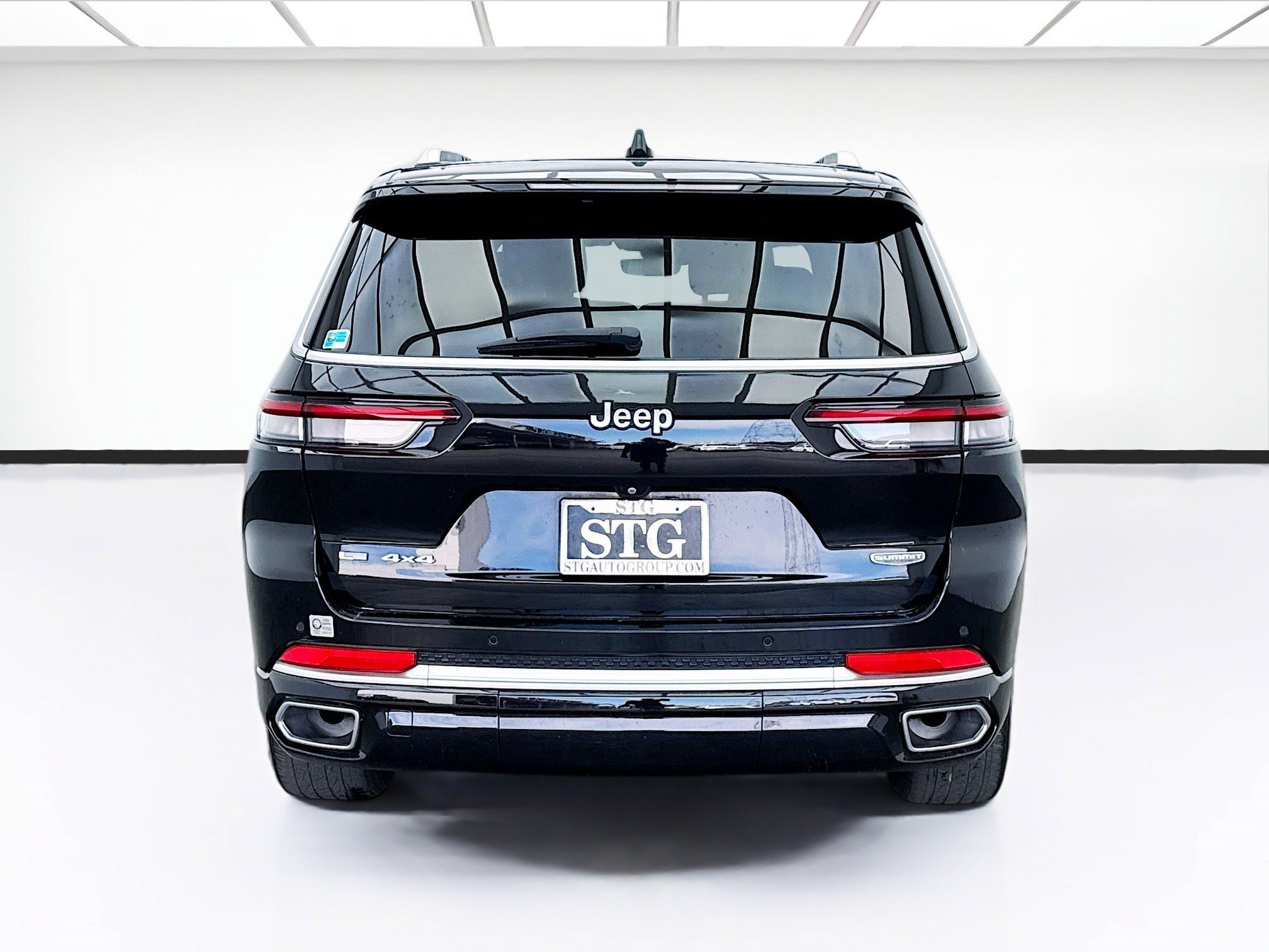 Used 2021 Jeep Grand Cherokee L Summit w/ Luxury Tech Group V AWD/4WD image 5