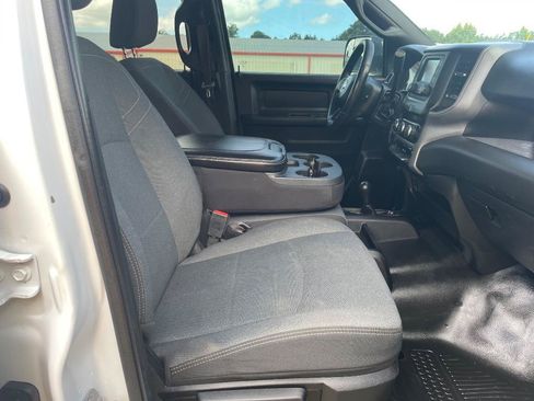 Used 2022 RAM 2500 Tradesman w/ Chrome Appearance Group AWD/4WD image 12