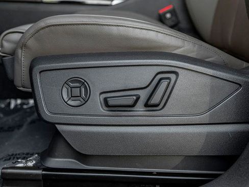 Certified 2025 Audi Q5 Premium Plus w/ Premium Plus AWD/4WD image 16
