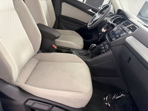 Used 2018 Volkswagen Tiguan S FWD image 22