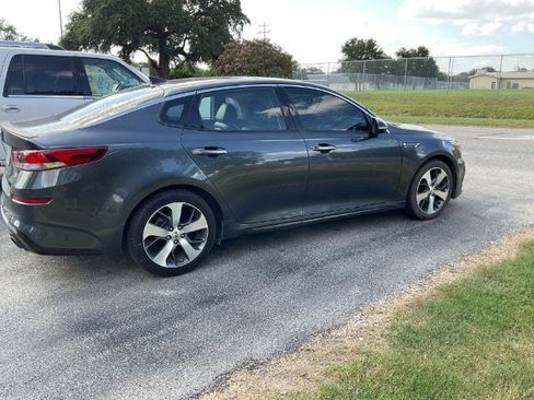 Used 2019 Kia Optima S w/ S Panoramic Sunroof Package FWD image 4