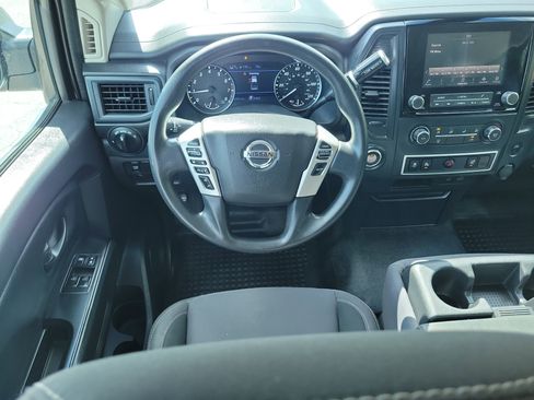 Used 2022 Nissan Titan S image 17