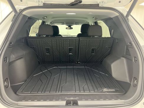 Used 2024 Chevrolet Equinox LT w/ LPO, Floor Liner Package FWD image 23
