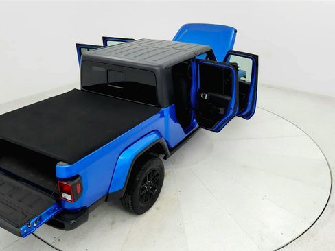 Used 2022 Jeep Gladiator Sport AWD/4WD image 23