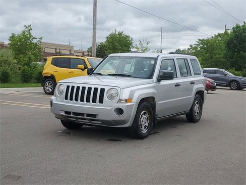 Used 2010 Jeep Patriot Sport image 2