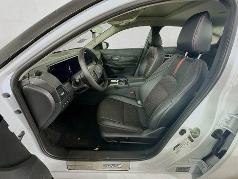 New 2026 Nissan Sentra SR w/ SR Premium Package FWD image 28