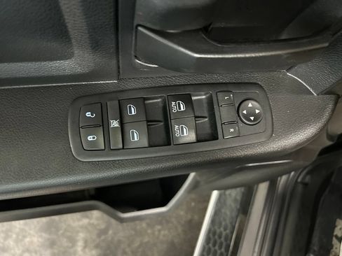 Used 2017 RAM 1500 Express AWD/4WD image 21