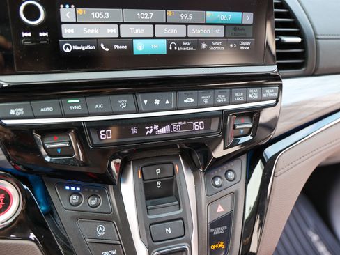 Used 2025 Honda Odyssey Elite image 23