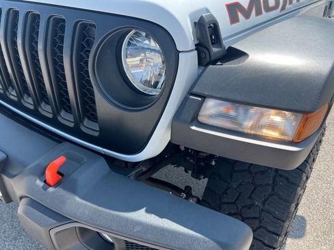 Used 2023 Jeep Gladiator Mojave w/ Trailer Tow Package AWD/4WD image 9