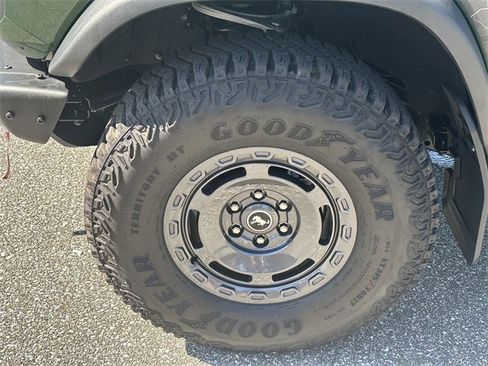 Used 2024 Ford Bronco Everglades image 11