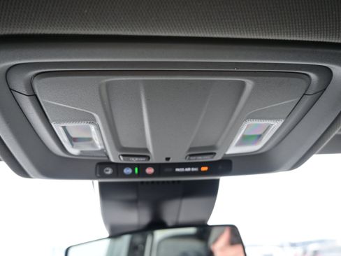 Used 2024 Chevrolet Silverado 1500 LT image 30