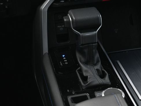 Used 2025 Toyota Tundra Platinum AWD/4WD image 14