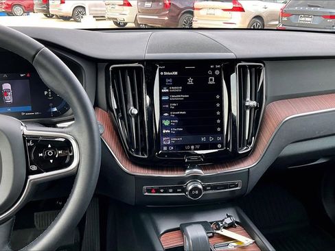 Used 2023 Volvo XC60 B5 Plus w/ Protection Package Premier image 8