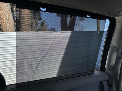 Used 2023 Chrysler Pacifica Limited image 29