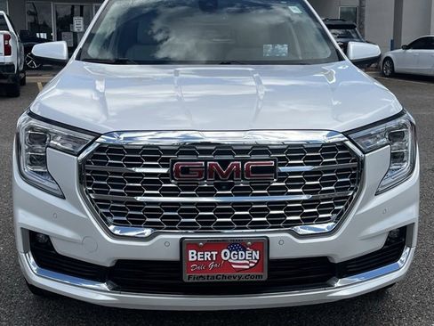 Used 2023 GMC Terrain Denali w/ Denali Premium Package image 2