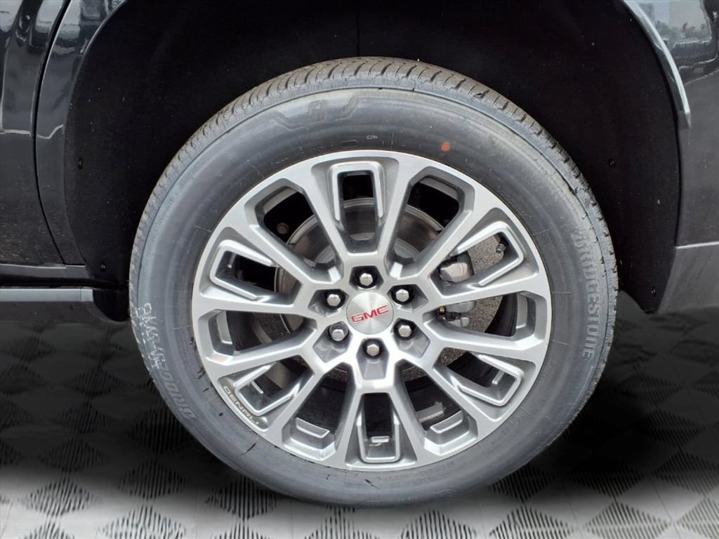 New 2026 GMC Yukon Denali w/ Sun & Power Step Package AWD/4WD image 9
