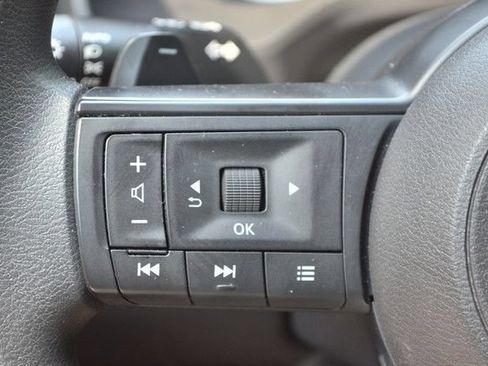 Used 2024 Nissan Rogue SV AWD/4WD image 20