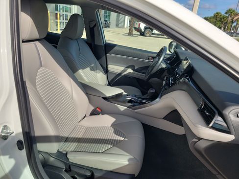 Used 2023 Toyota Camry SE AWD/4WD image 35