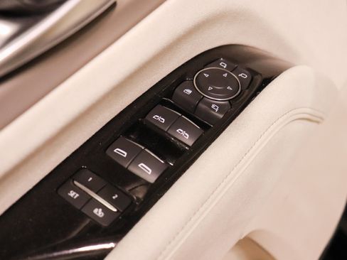 Used 2023 Cadillac Escalade Sport Platinum AWD/4WD image 12