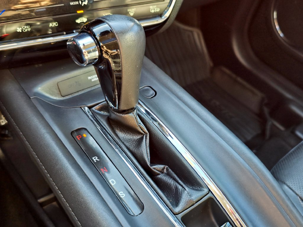 Used 2019 Honda HR-V Touring image 29