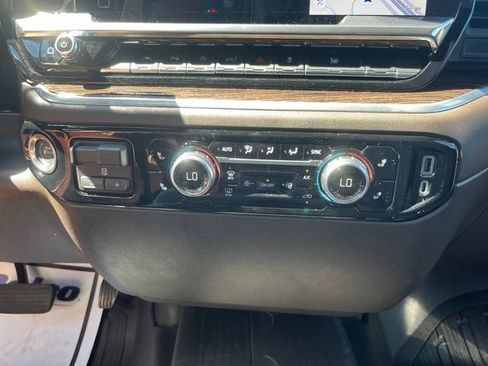 New 2026 GMC Sierra 1500 SLE w/ Preferred Package AWD/4WD image 34