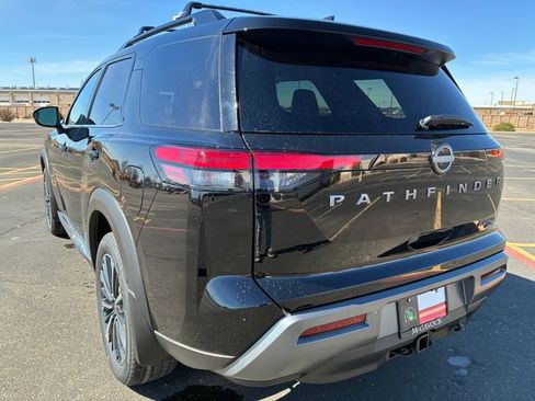 New 2026 Nissan Pathfinder Platinum image 4