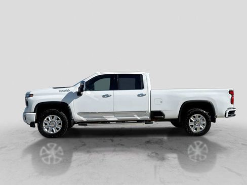 Used 2024 Chevrolet Silverado 3500 High Country w/ Technology Package AWD/4WD image 3