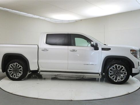 Used 2023 GMC Sierra 1500 Denali Ultimate AWD/4WD image 8