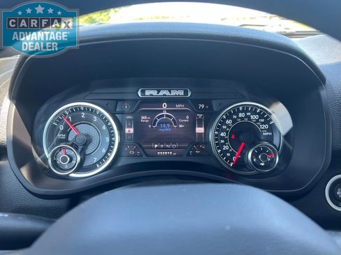 Used 2022 RAM 2500 Tradesman w/ Chrome Appearance Group AWD/4WD image 11