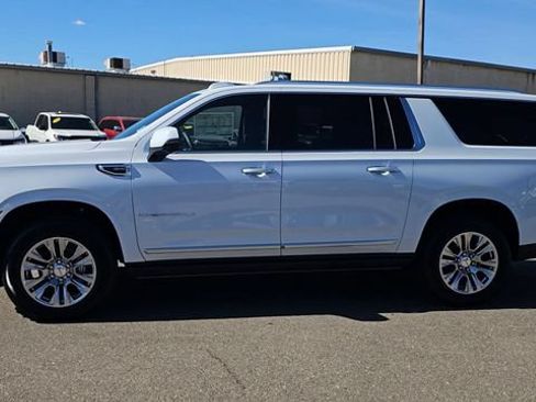 New 2026 GMC Yukon XL Denali w/ Sun & Power Step Package AWD/4WD image 6