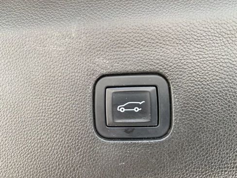 Used 2018 Buick Enclave Avenir w/ Avenir Technology Package image 37