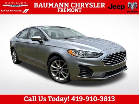 Used 2020 Ford Fusion SE FWD image 1
