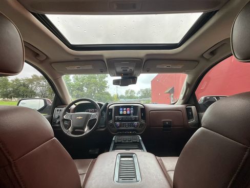 Used 2017 Chevrolet Silverado 1500 High Country AWD/4WD image 18