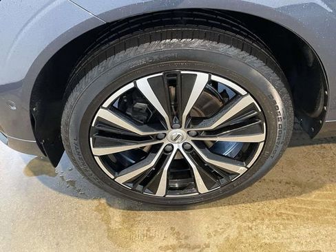 Used 2023 Volvo XC60 B5 Plus w/ Climate Package AWD/4WD image 12