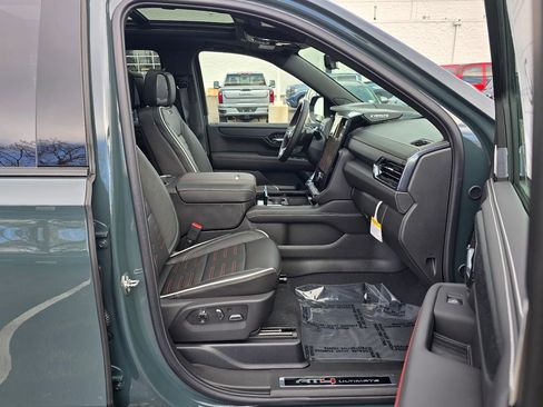 New 2026 GMC Yukon XL AT4 Ultimate AWD/4WD image 38