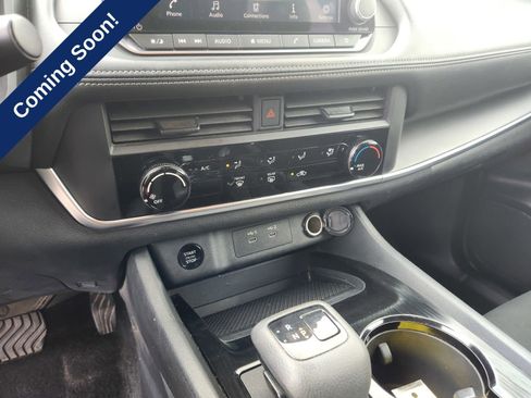 Used 2024 Nissan Rogue S FWD image 25