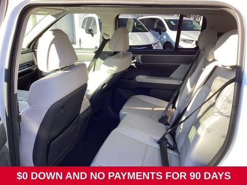 Used 2025 Hyundai Santa Fe SEL FWD image 4