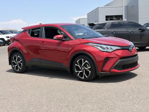 Used 2021 Toyota C-HR XLE FWD image 4