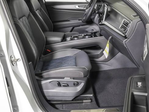 New 2026 Volkswagen Atlas Cross Sport SEL Premium R-Line AWD/4WD image 44
