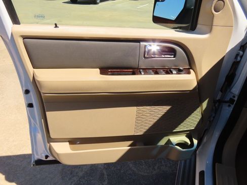 Used 2013 Ford Expedition EL XLT image 26